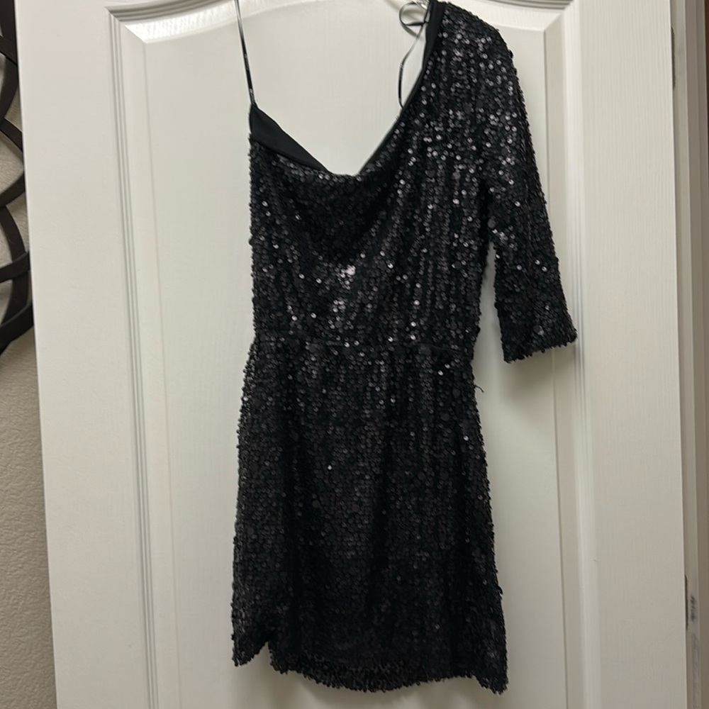 One sleeve dress